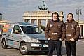 Zwei Männer, ein VW Caddy EcoFuel, 13 Gastanks und mehr als 20'000 Km.